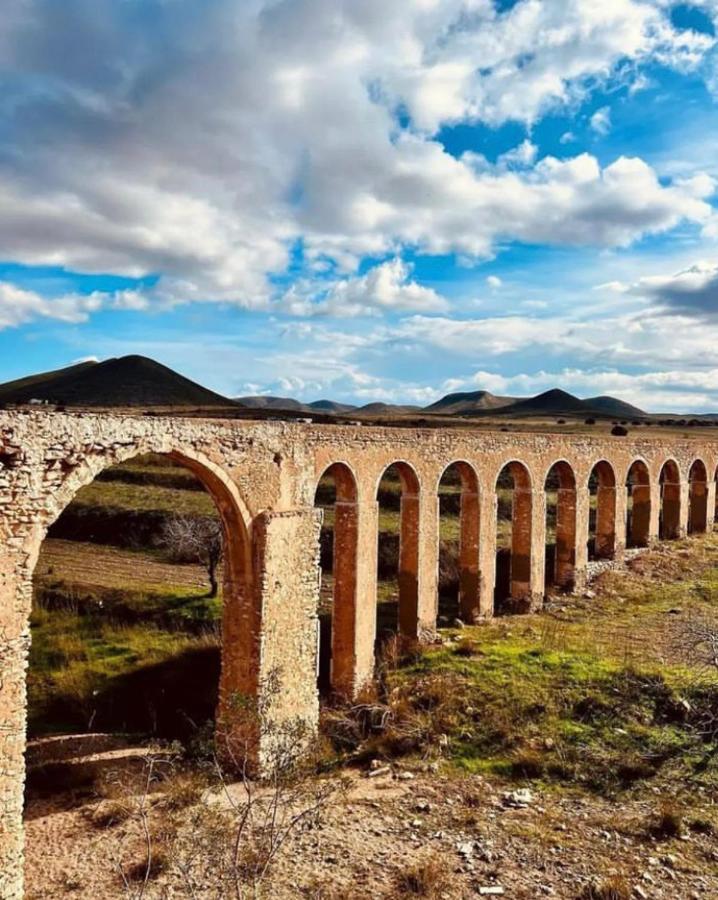 Cortijo Los Garridos - 8 Huespedes Fernan Perez Eksteriør bilde
